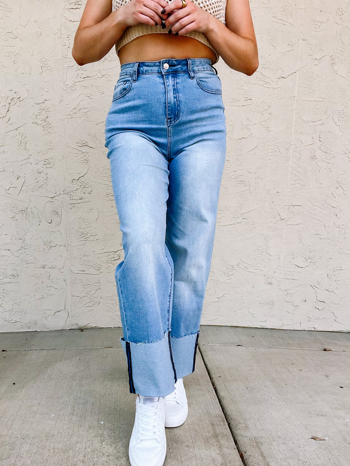 STRAIGHT LEG BOYFRIEND FIT CUFFED JEANS -LT DENIM