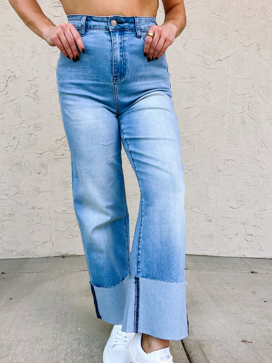 STRAIGHT LEG BOYFRIEND FIT CUFFED JEANS -LT DENIM