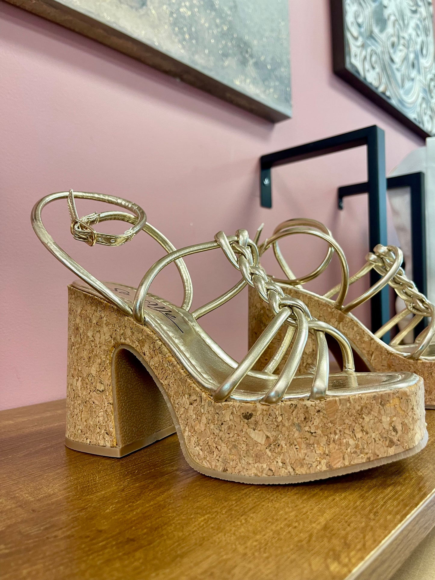 Gold cork platforms